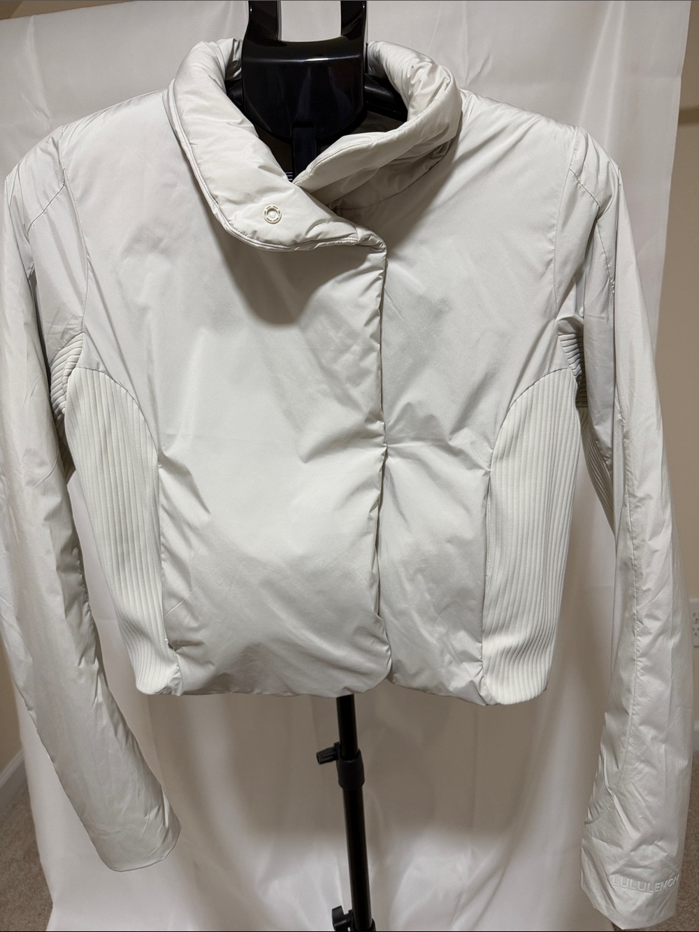 Lululemon Women Sleek City Cropped Jacket